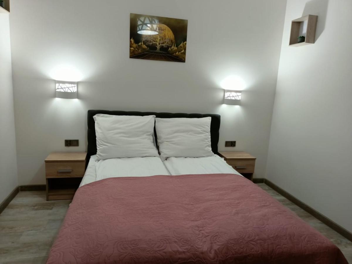 סיאנוז'טי Apartament Maria מראה חיצוני תמונה